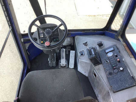 Trator de terminal 2002  MOL YT200/4x2 (3)