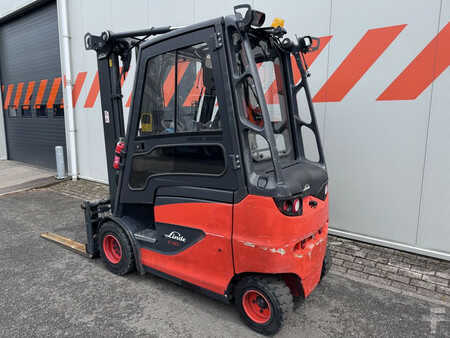 Elektryczne 4-kołowe 2019  Linde E30H-01/600 (2)