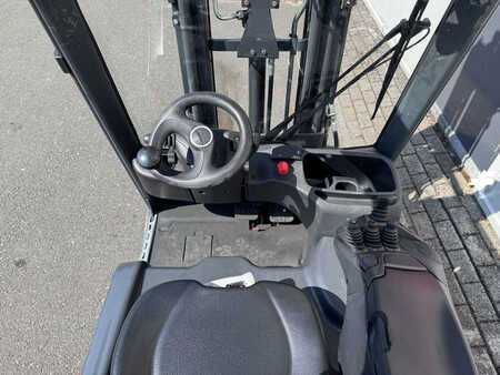 4-wiel elektrische heftrucks 2015  Linde E16L-02 (3)