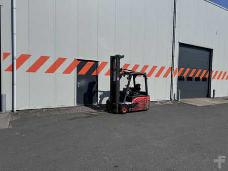 4-wiel elektrische heftrucks 2015  Linde E16L-02 (5)