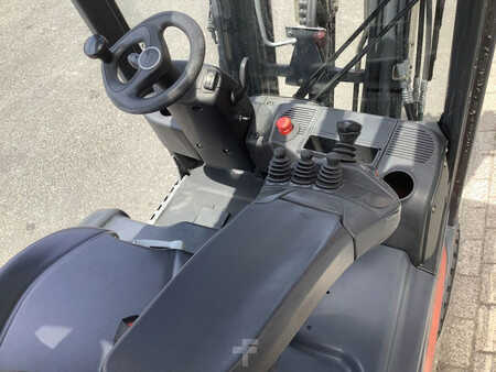 Elektromos 3 kerekű 2016  Linde E16-02 (3)
