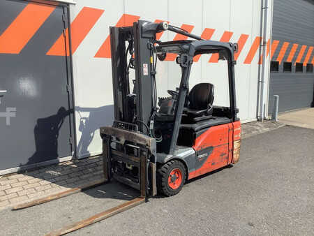 3-wiel elektrische heftrucks 2019  Linde E16L-02 (1)