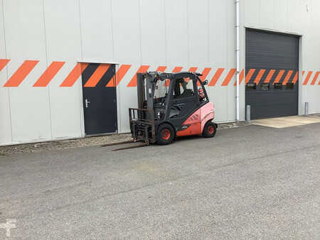 Wózki widłowe diesel 2016 Linde H25D-02/600 (4)