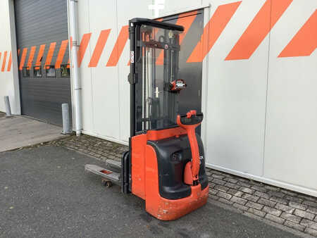 Ruční vysokozdvižný vozík 2013  Linde L16i (2)