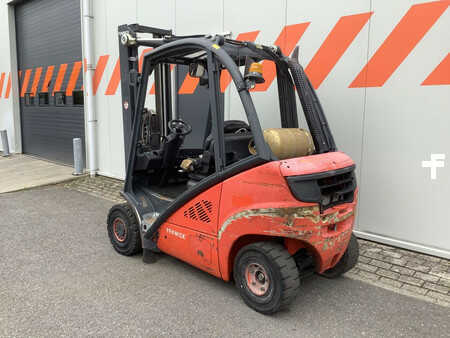 Empilhador a gás 2012  Linde H20T-01 (2)