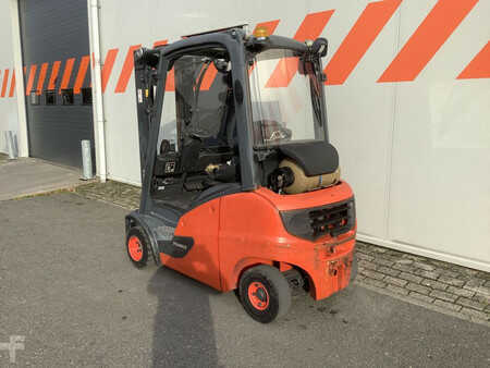 Empilhador a gás 2018  Linde H20T-01 (2)