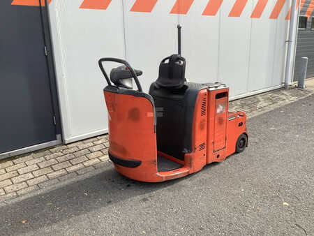 Terminálový traktor 2020  Linde P30 (1)