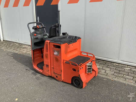 Terminálový traktor 2020  Linde P30 (2)