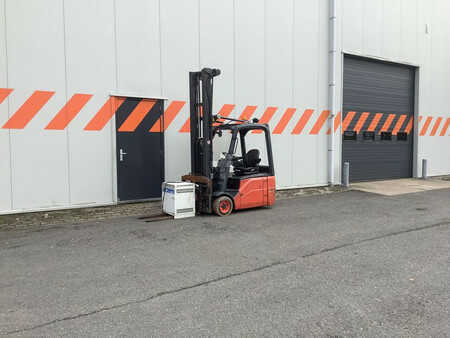 Elektryczne 3-kołowe 2014  Linde E16-01 (4)