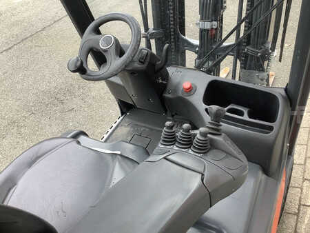 Elektryczne 3-kołowe 2019 Linde E16L-02 (3)