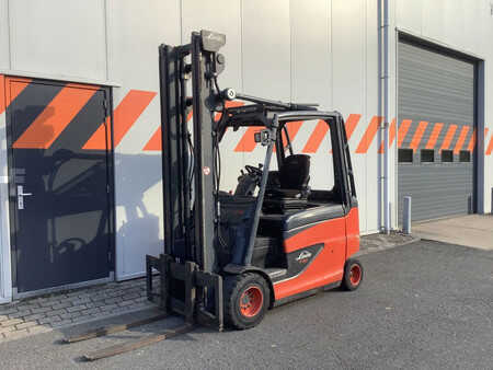 Elektryczne 4-kołowe 2013 Linde E30HL-01/600 (1)