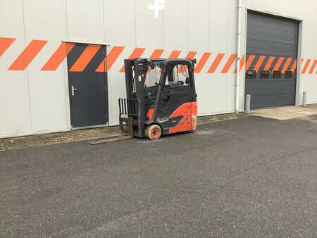 Elektryczne 3-kołowe 2019  Linde E16H-02 (5)