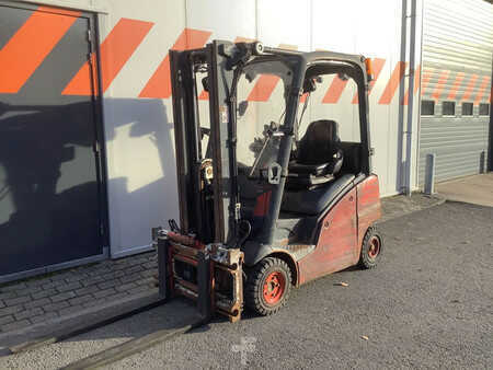 Wózki gazowe 2015  Linde H18T-01 (1)