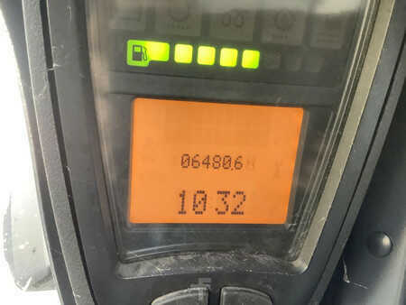 Wózki gazowe 2017 Linde H25T-02 (3)