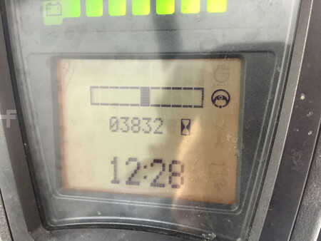 Elektryczne 3-kołowe 2012 Linde E18-01 (4)