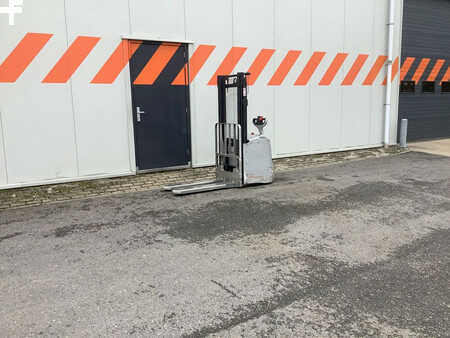 Ruční vysokozdvižný vozík 2011  Linde L14 (5)