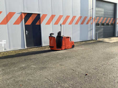 Terminálový traktor 2018  Linde P30 (5)