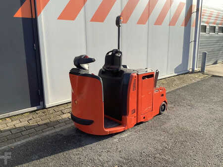 Terminálový traktor 2018  Linde P30 (1)