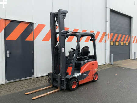 Carrelli elettrici 4 ruote 2019  Linde E20PH-02 (1)