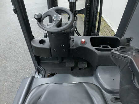 Carrelli elettrici 4 ruote 2019 Linde E20PH-02 (3)