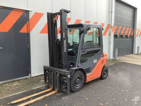 Nestekaasutrukki 2019  Toyota 06-8FG20F (1)