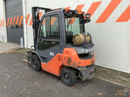 Nestekaasutrukki 2019  Toyota 06-8FG20F (2)