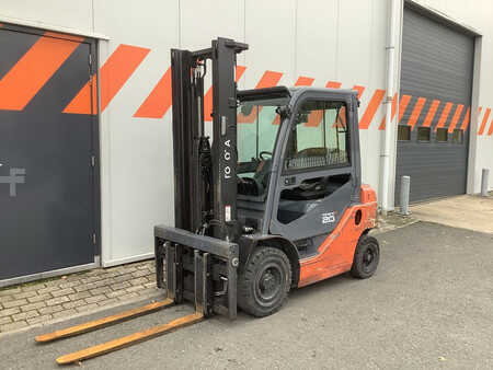 Nestekaasutrukki 2019  Toyota 06-8FG20F (1)