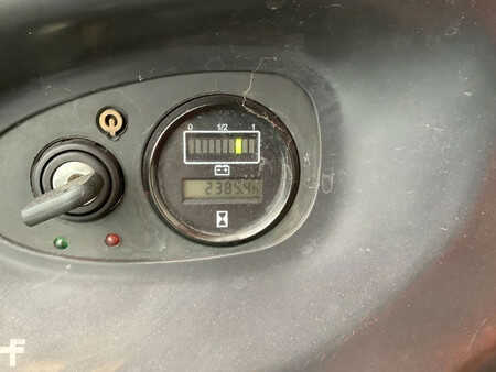 Ruční vysokozdvižný vozík 2012  Linde L14 (4)