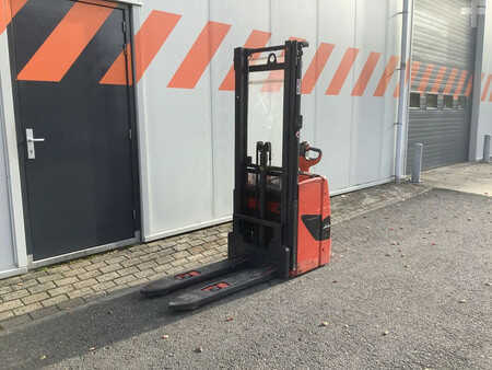 Ruční vysokozdvižný vozík 2016  Linde L16 (1)