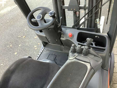 Elektro čtyřkolový VZV 2017  Linde E20PL-02 (3)