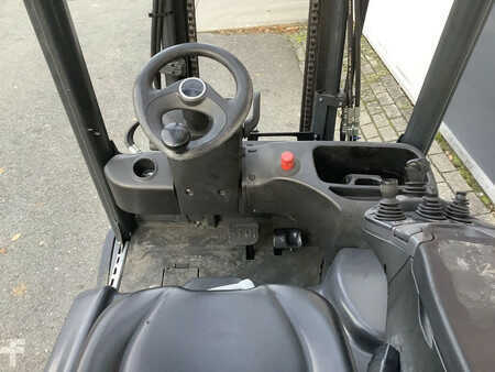 Carrelli elettrici 4 ruote 2020 Linde E20PL-02 (3)