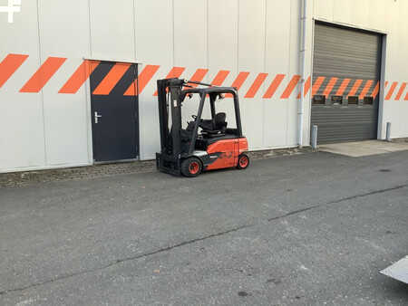 Carrelli elettrici 4 ruote 2020  Linde E20PL-02 (4)