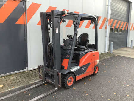 Elektryczne 4-kołowe 2021  Linde E16PH-02 (1)