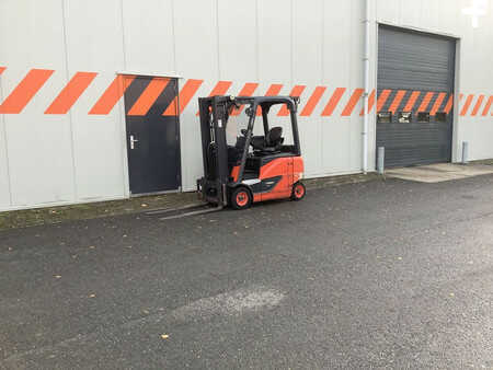 Elektryczne 4-kołowe 2021  Linde E16PH-02 (4)