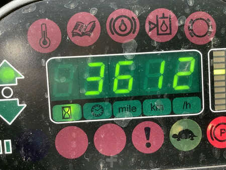 Terminaltraktor  Linde P250 (4)