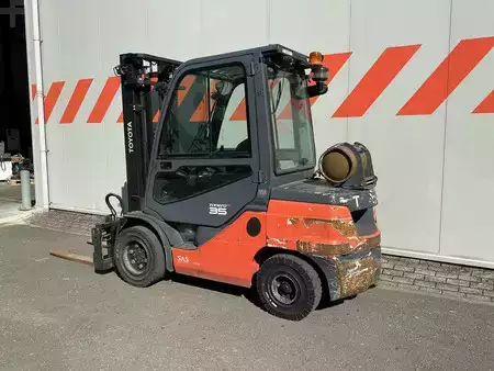 LPG heftrucks  Toyota 06-8FGJ35F (2)