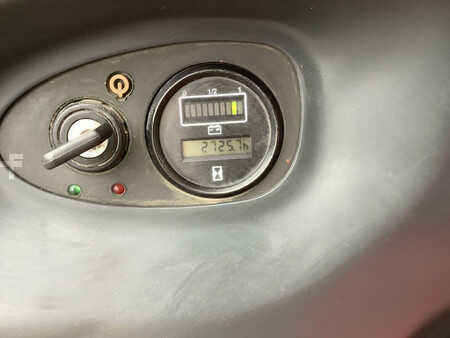 Magasemelésű béka 2013  Linde L14 (4)