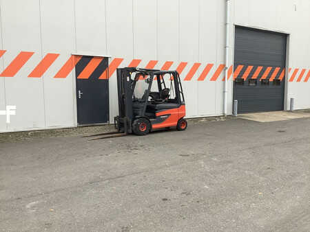 Eléctrica de 4 ruedas 2012  Linde E25-01 (5)