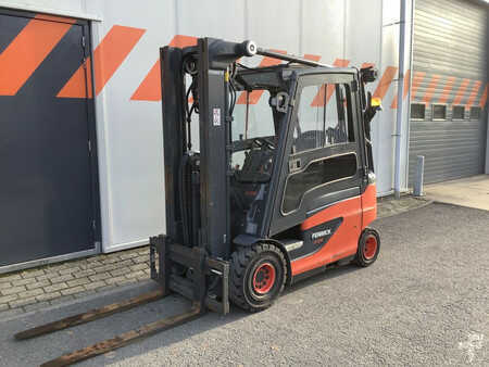 Eléctrica de 4 ruedas 2018  Linde E25-01 (1)