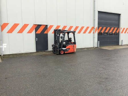 Carrelli elettrici 3 ruote 2018  Linde E16-02 (5)