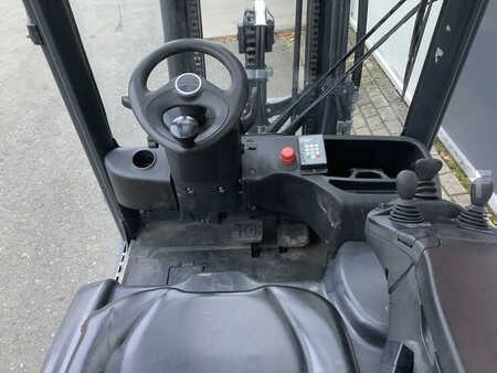 Carrelli elettrici 3 ruote 2019 Linde E16-02 (3)
