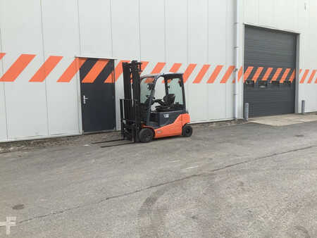 Elektromos 4 kerekű 2018  Toyota 8FBM18T (5)