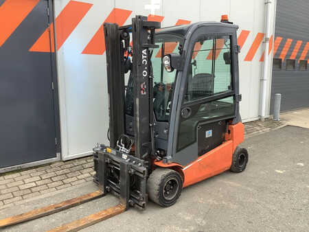 Chariots électriques à 4 roues 2019  Toyota 8FBM20T (1)