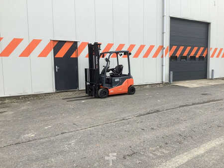 Chariots électriques à 4 roues 2018  Toyota 8FBM20T (5)