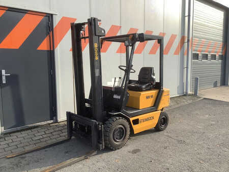 Wózki widłowe diesel 1990  Steinbock Boss NH16DMKVA2 (1)