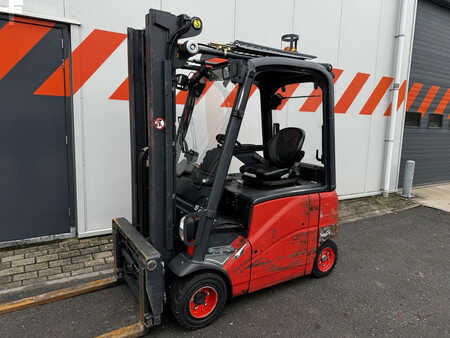 Chariots électriques à 4 roues 2008  Linde E20PH-01 (1)