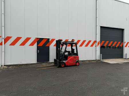 Chariots électriques à 4 roues 2008  Linde E20PH-01 (4)