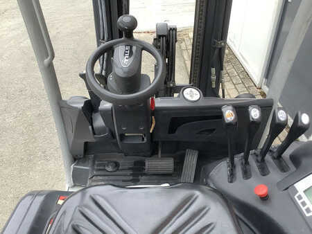 Sähkö - 3 pyör 2006  Still RX20-15 (3)