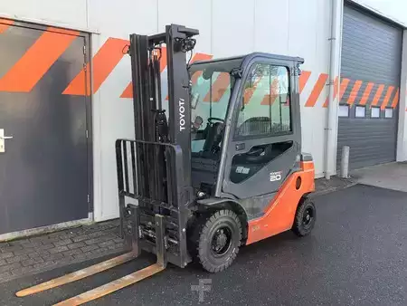 Gas gaffeltruck 2022  Toyota 06-8FG20F (1)