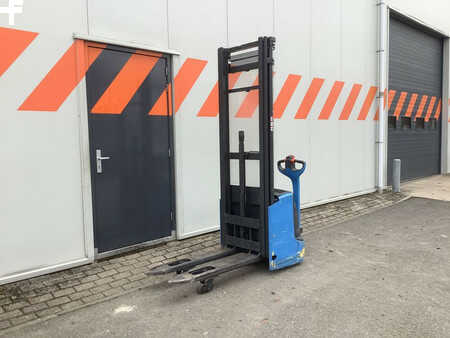 Stoccatori 2012  Linde L12i (1)